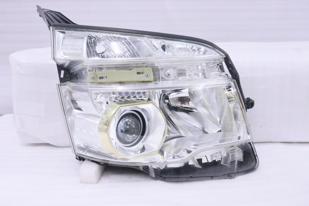 21-478☆後期 HID ZRR70W ヴォクシー☆右ヘッドライト 煌Z KOITO 28