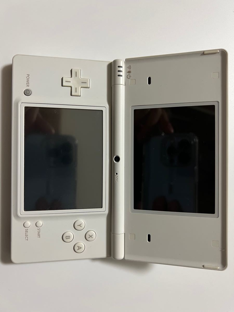 ニンテンドー　3DS（アクアブルー）　DSi（ホワイト）　充電器 ※本体1台と充電器のセット