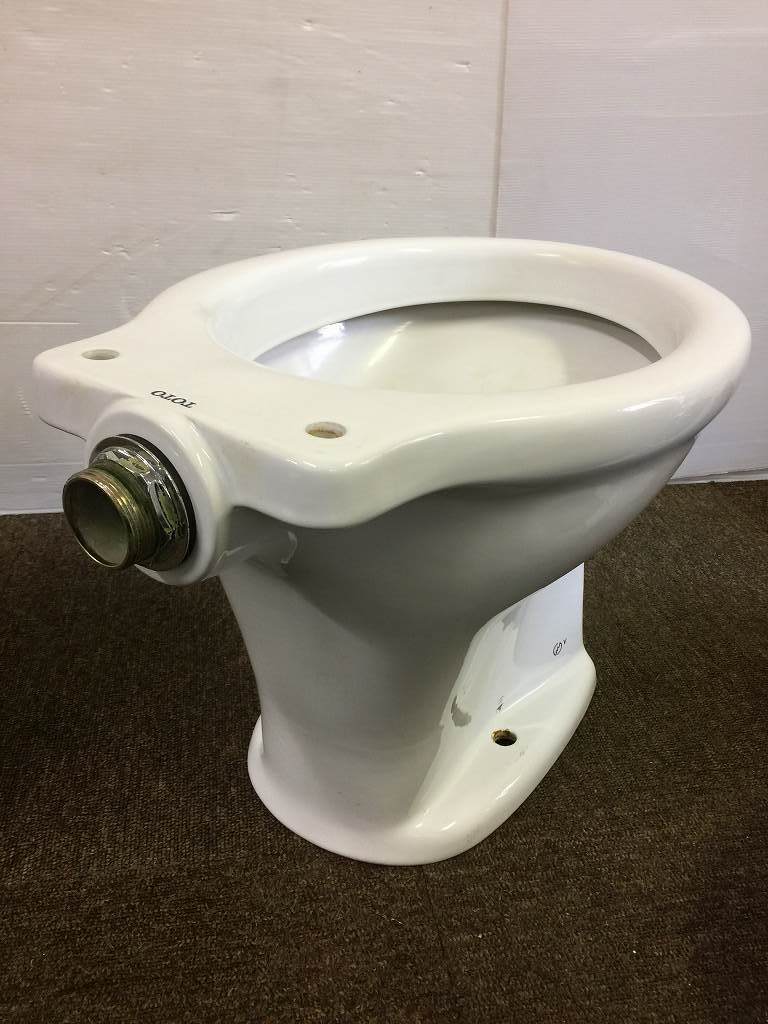 TOTO☆トイレ便器(床下排水)☆洋式便器と三角タンク(隅付タンク) 隅 TOTO☆トイレ便器(床下排水)☆洋式便器と三角タンク(隅付タンク) 隅