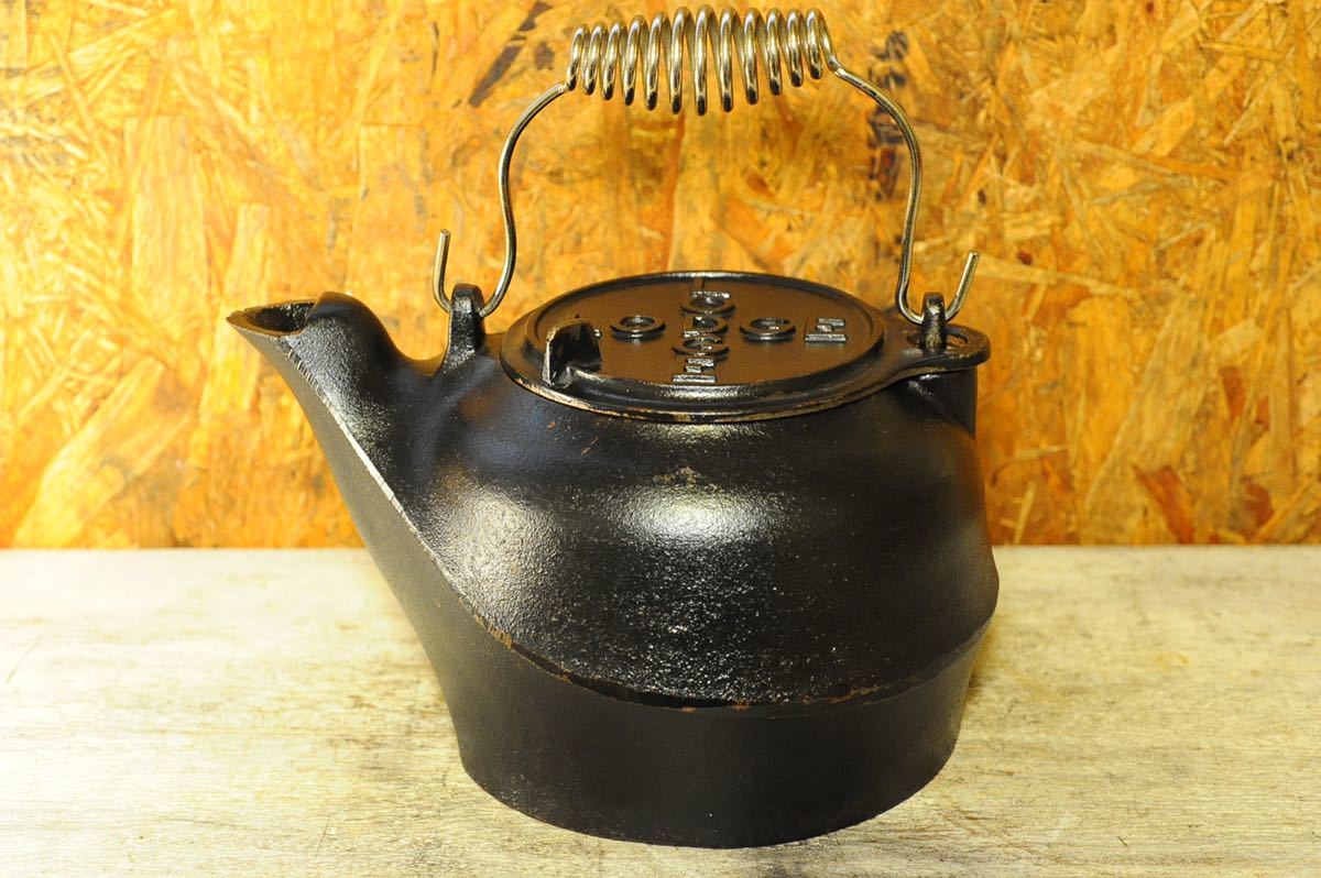 LODGE CROSS WORD TEA KETTLE 4TK2 / ヴィンテージ 鋳鉄製 ケトル 薪