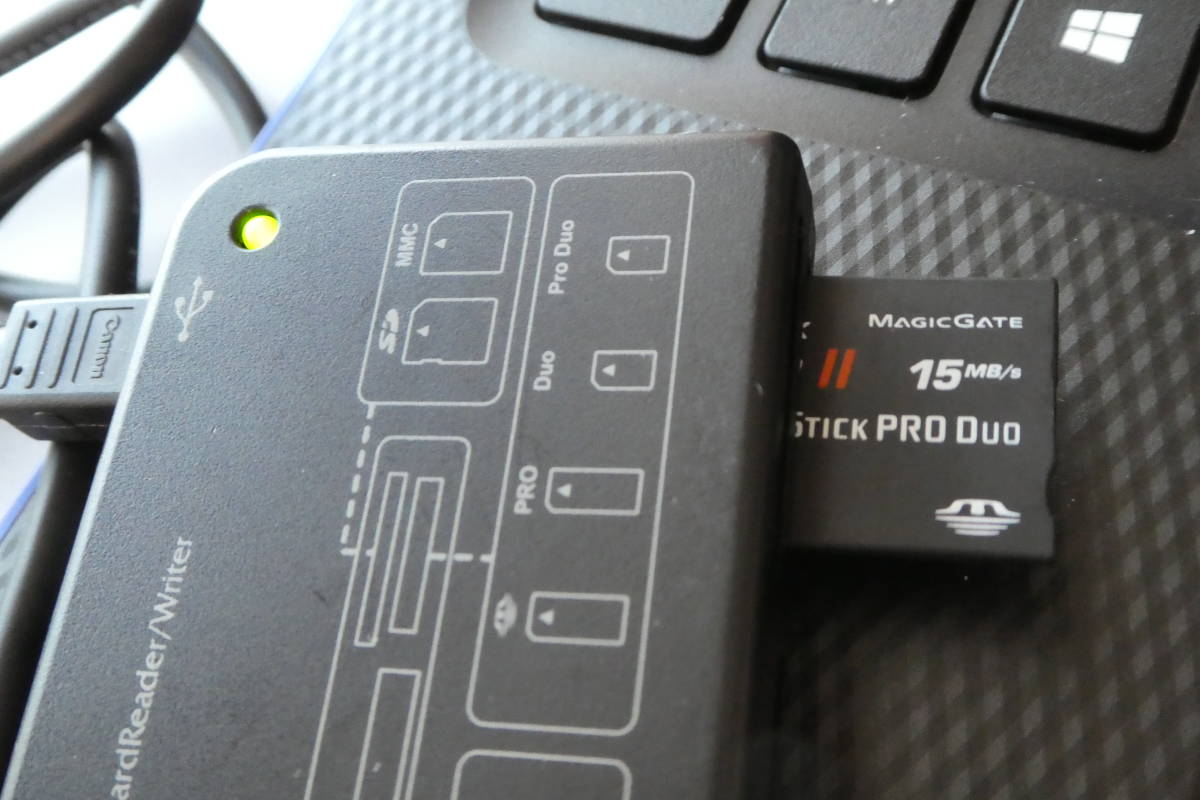 美品・完動品！ BUFFALO マルチカード リーダー ライター 黒 USB2.0 SD microSD MMC コンパクトフラッシュ メモリースティック MS PRO Duo_8GBの、マジックゲート MS PRO Duo を使用