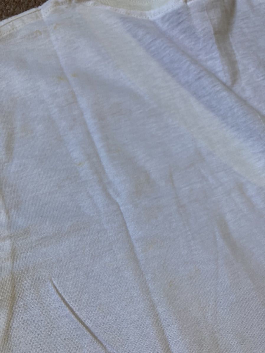 デッドストック マンシングウェアブランド USA製ノースリーブVネックシャツ サイズ表記40 白無地 全体的に保管時の経年染み有り NCNR厳守_画像9
