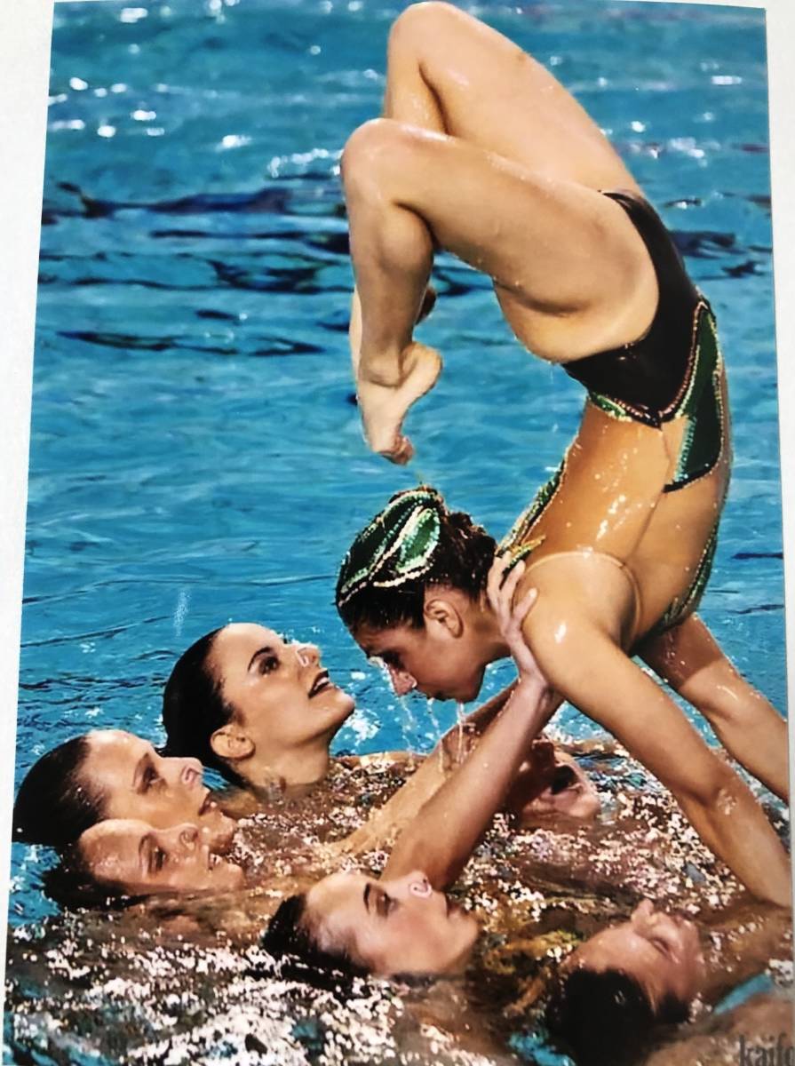 4枚 シンクロ アーティスティックスイミング 女子選手海外外国人 水着 写真 3