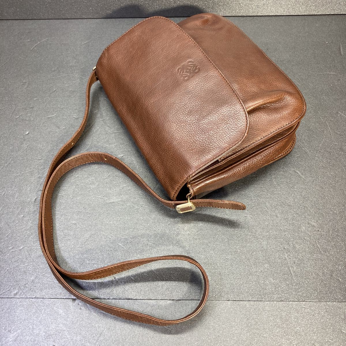 No-0201-4☆1円☆本物☆ロエベ LOEWE☆レザーショルダー バック vintage しなやかレザー クロスボディ ブラウン系 ＠cayr_画像4