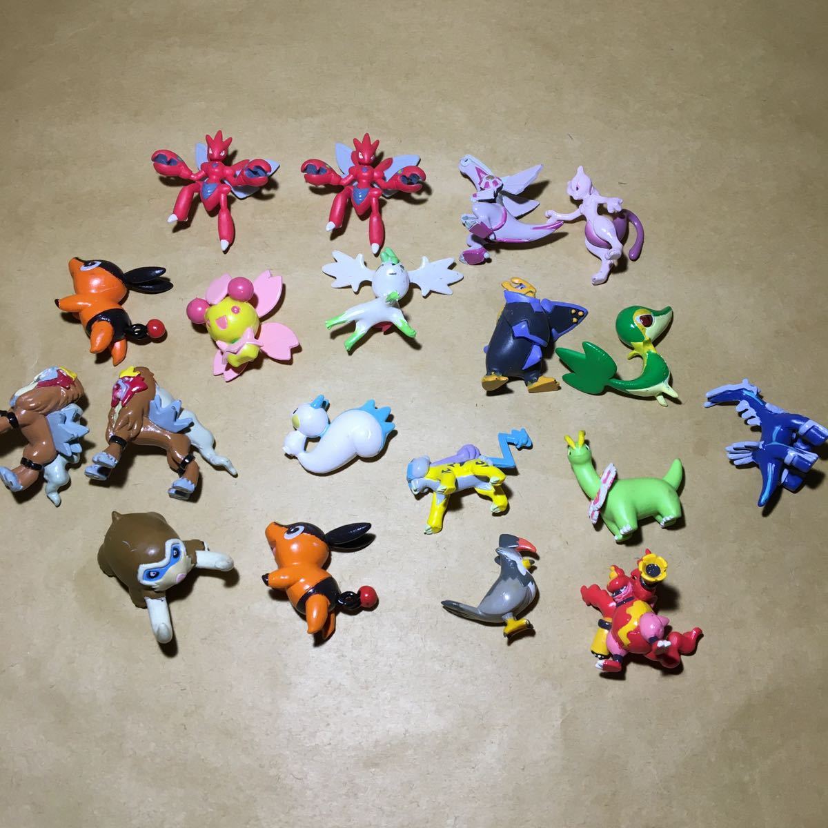 Yahoo!オークション - 19体セット ポケモン けしポケ チュッパ Yahoo!オークション - 19体セット ポケモン けしポケ チュッパ