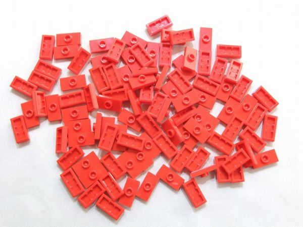E7-8　未使用　LEGOバラパーツ　赤　15573　プレート 1 x 2 スタッド　約100個セット_画像1
