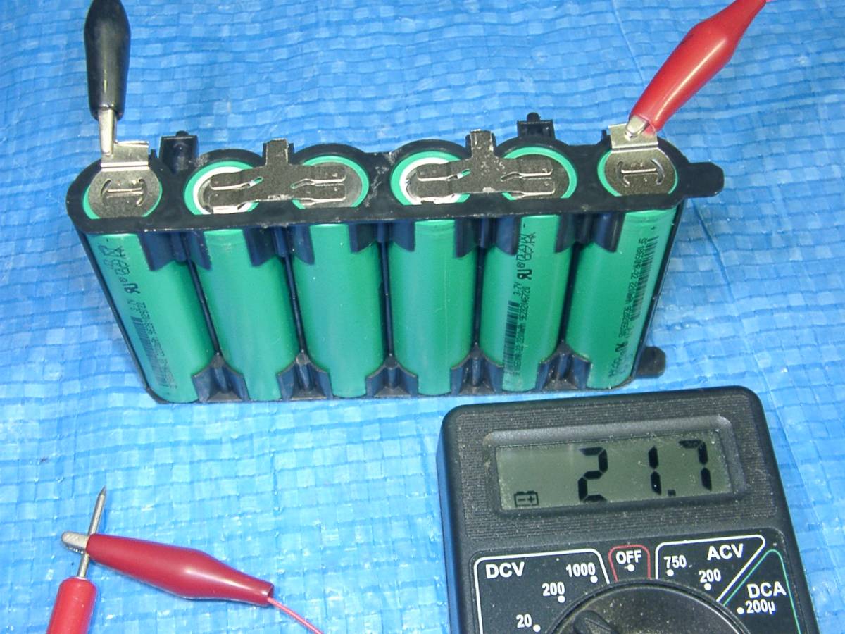 即決・送料無料　未使用　18650　リチウムイオン充電池　電池タブ付き６本パック×４セツト　充電池 3,7v　実測2200mAh _商品はタブ付き４セツト