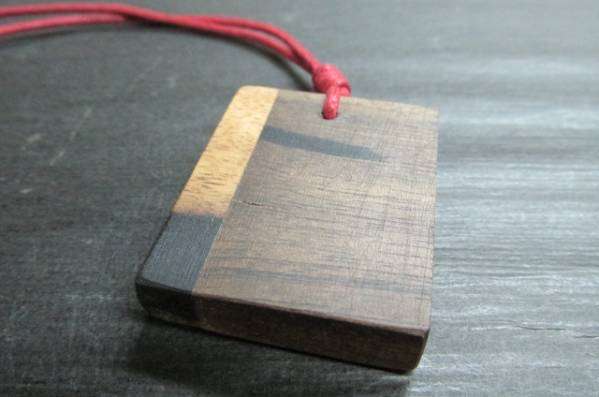 欅総瘤杢蝋仕上げ円ペンダント：c ハンドメイド