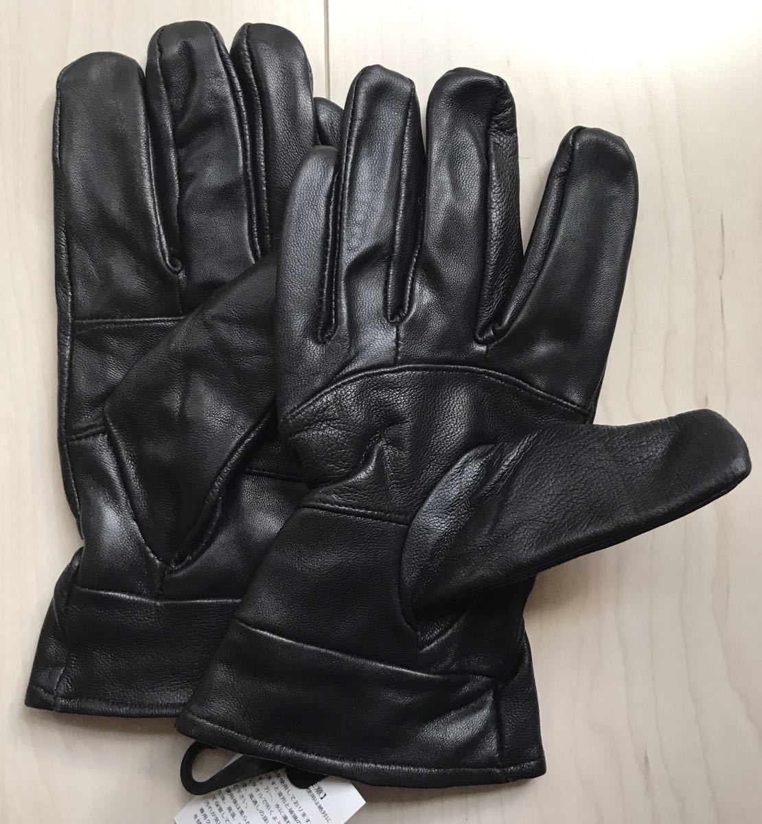 レザー　防寒　手袋　黒　未使用　【 L 】 皮　革　6900円の品　ビジネス コートにあう デザイン