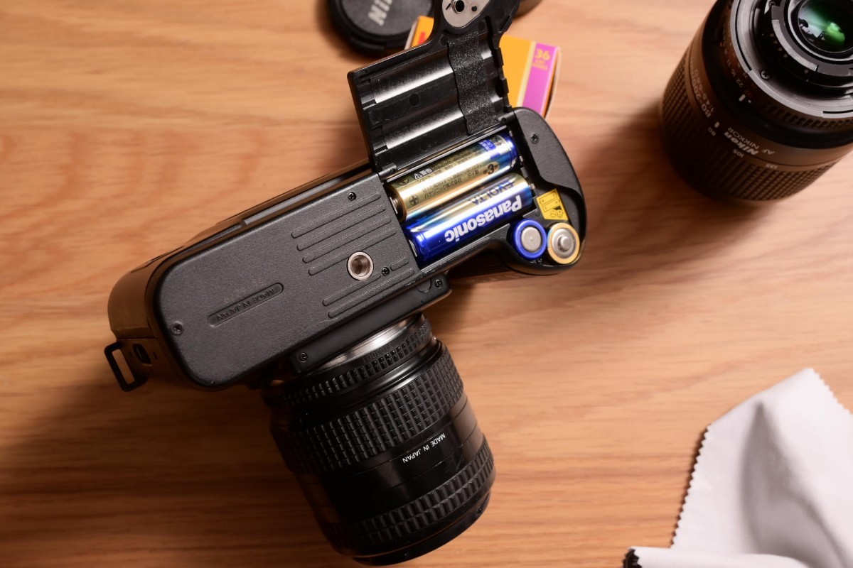 フィルム電池付 Nikon f401s フィルムカメラ レンズ2本 ダブルズーム