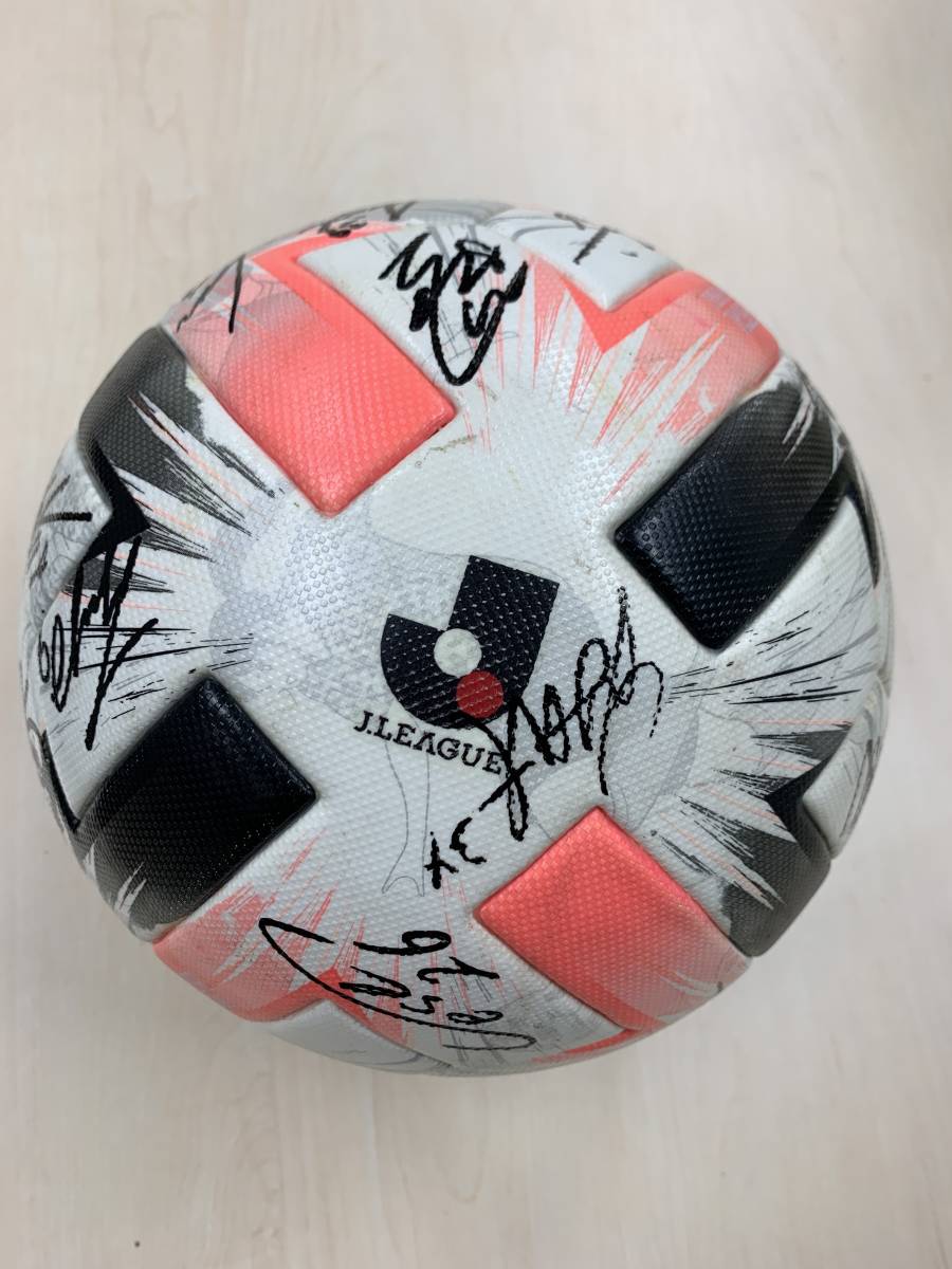 [ charity ]gaina-re Tottori player . autographed ball 176
