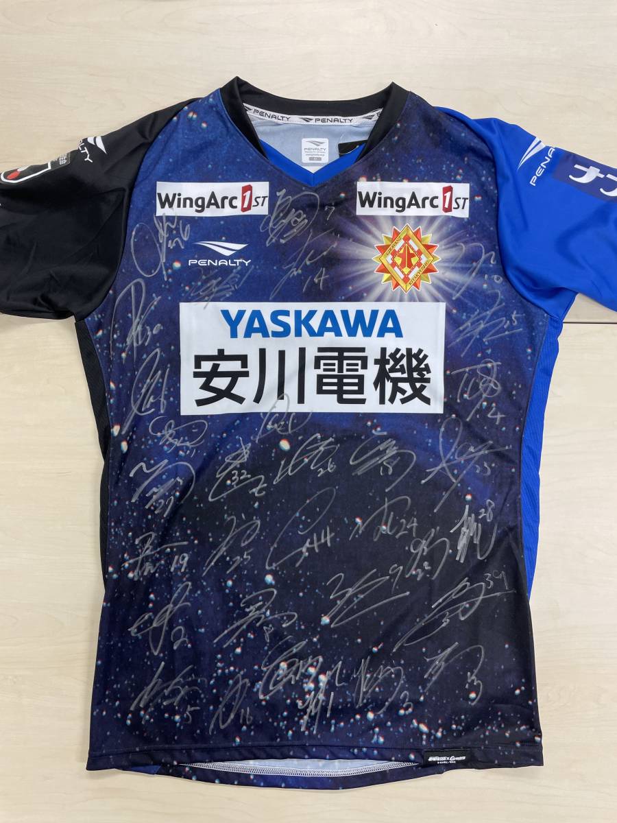 [ charity ]gila Van tsu Kitakyushu player . autographed uniform 138