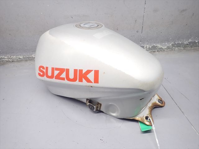 βCV23-4 スズキ GSX250S刀 KATANA GJ76A (H3年式) 純正 燃料タンク