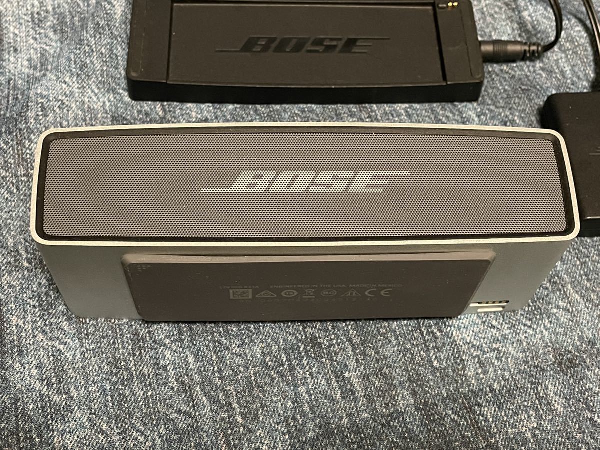 BOSE SoundLink mini ワイヤレス スピーカー ポータブル スピーカー Bluetooth ボーズ speaker シルバー 重低音 アウトドア キャンプ 野外_画像3