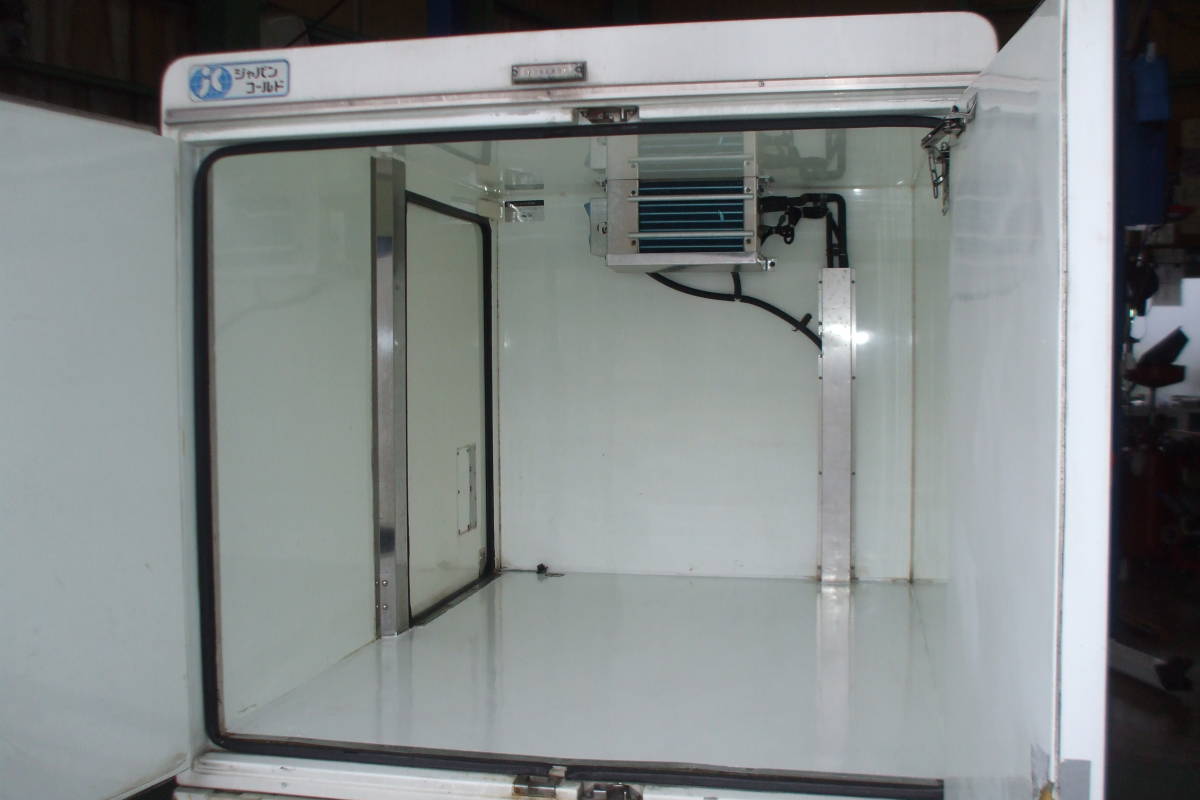 「ハイゼットトラック　冷凍冷蔵　－7℃　車検予備検査付き　PW　AC　PS　平成25年　5F　」の画像3