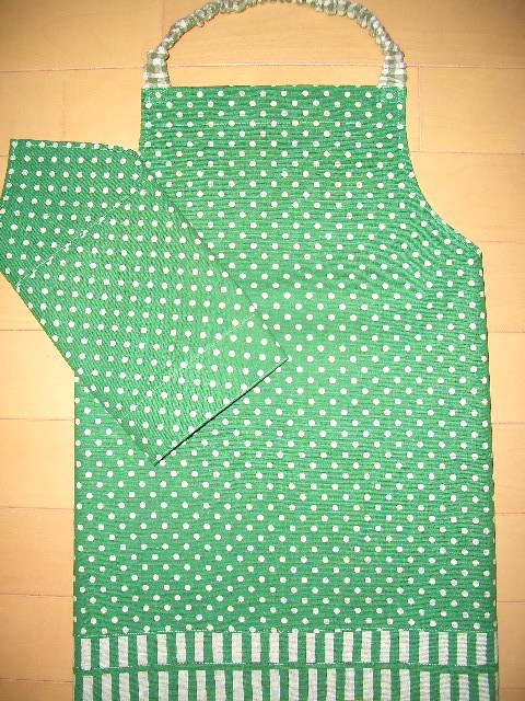 * hand made apron 2 point set 120 rom and rear (before and after) green dot pattern *