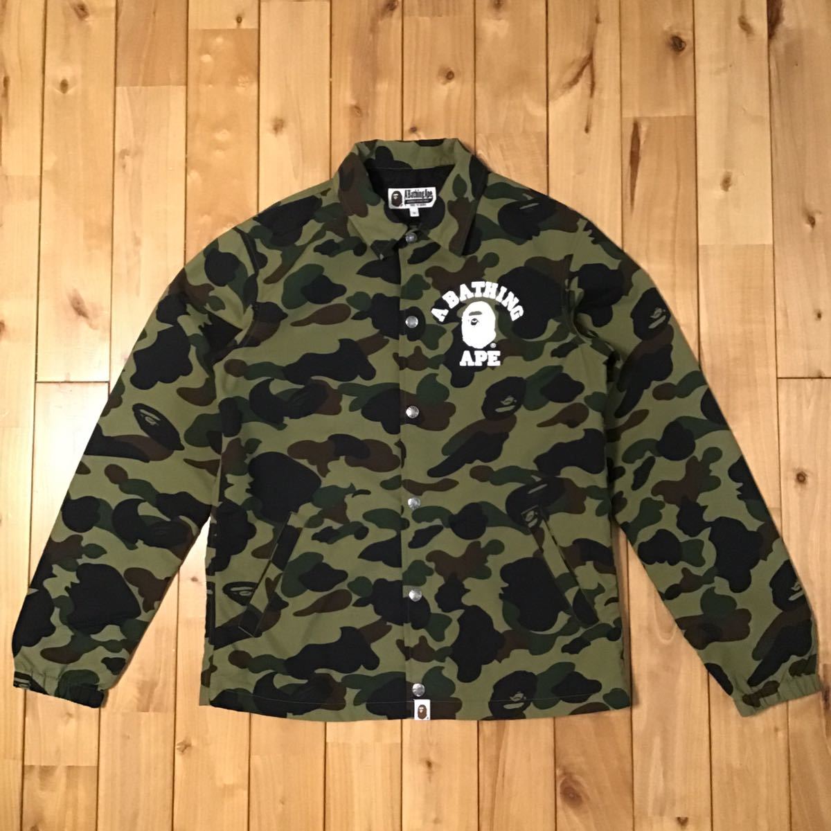 ★美品★ カレッジロゴ コーチジャケット Sサイズ 1st camo green a bathing ape BAPE coach jacket エイプ ベイプ アベイシングエイプ j2j_画像1