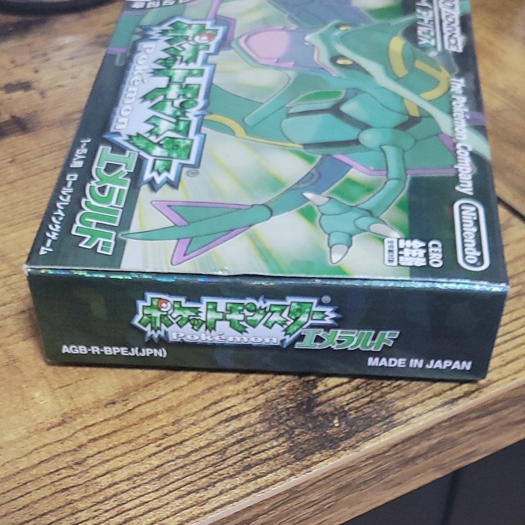 ポケットモンスター エメラルド ソフトなし 箱、説明書、ワイヤレスアダプタ ポケットモンスターエメラルド わい ワイヤレスアダプタつき 箱