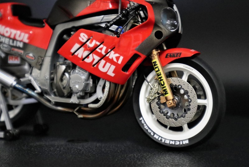 スズキ GSX-R750 フジミ ヨシムラ 1986年 鈴鹿8耐レース仕様 スズキ GSX-R750 フジミ ヨシムラ 1986年 鈴鹿8耐レース仕様
