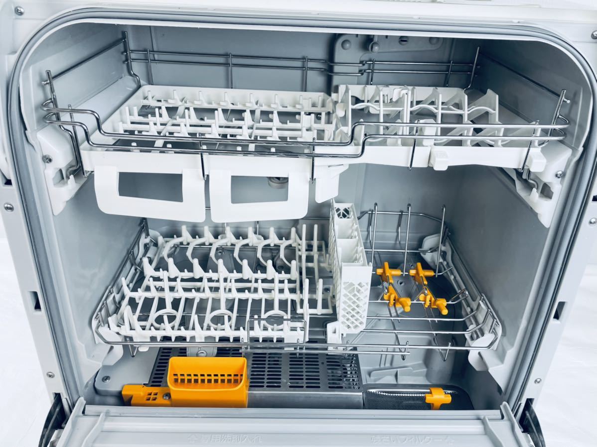 内部綺麗です♪ Panasonic NP-TR9-W　食器洗い乾燥機　食器洗い機