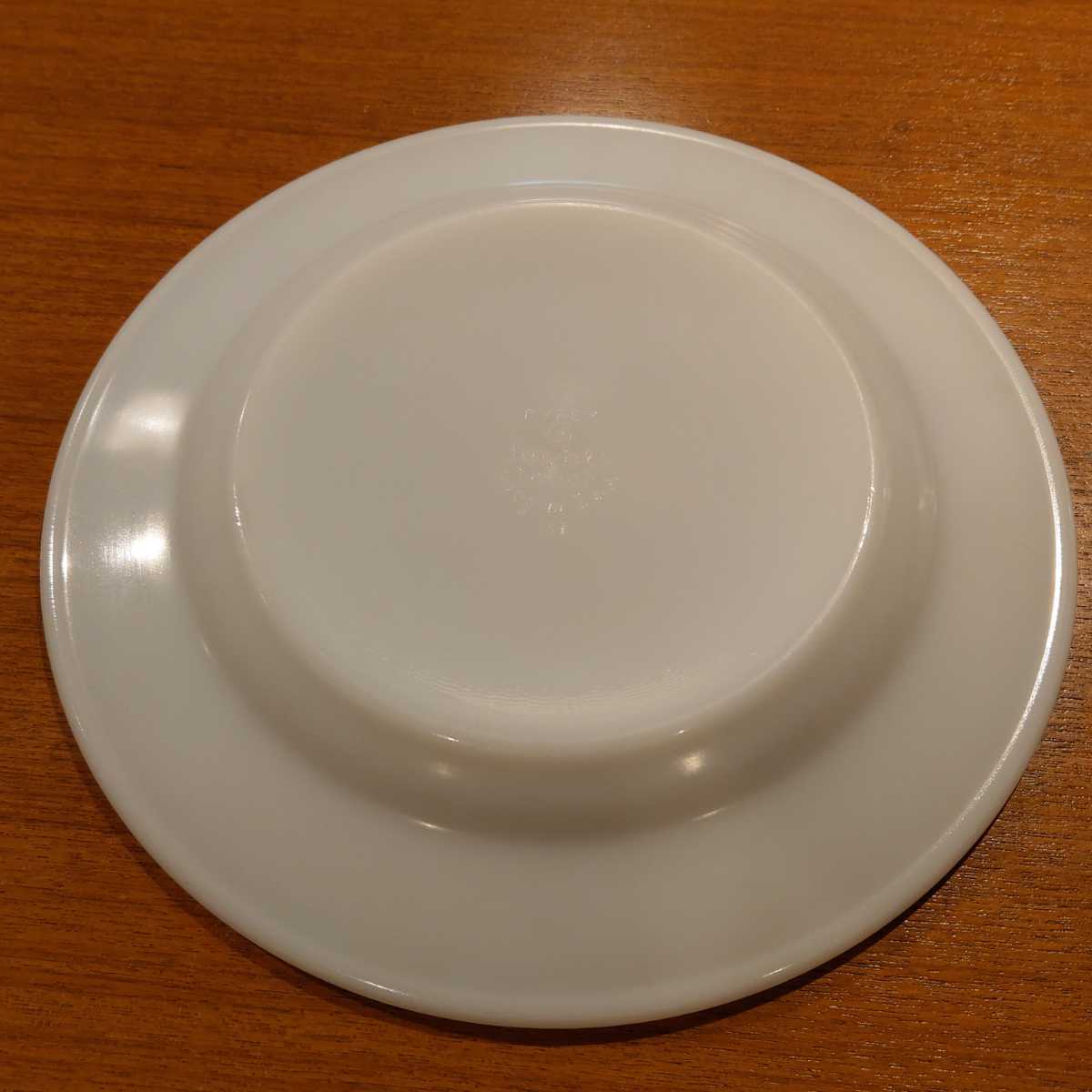 未使用ストック 2枚組 オールドPYREX マルーンバンド 9インチ 未使用ストック 2枚組 オールドPYREX マルーンバンド 9インチ