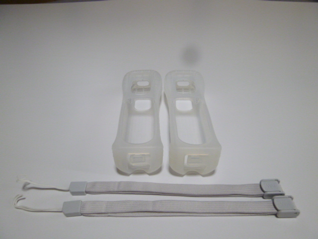 JS031《送料無料　即日発送》Wii　ジャケット　ストラップ　2個セット　リモコンカバー　クリア　白　ホワイト