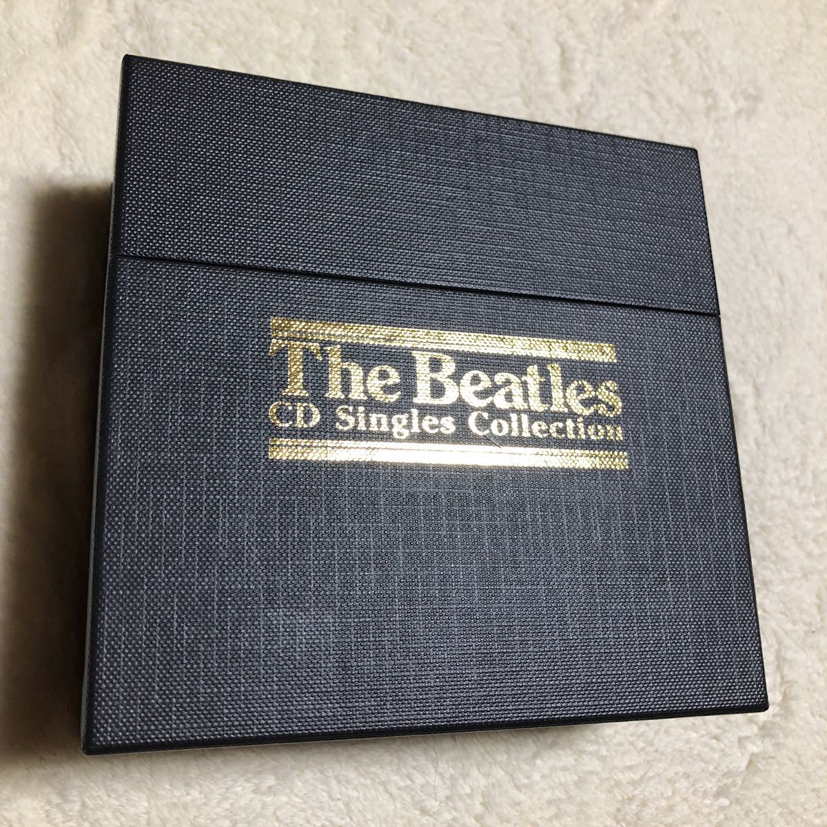 貴重です！ THE BEATLES ビートルズ CDシングルコレクション 1993.3発売 国内盤BOX  東芝EMIの画像1