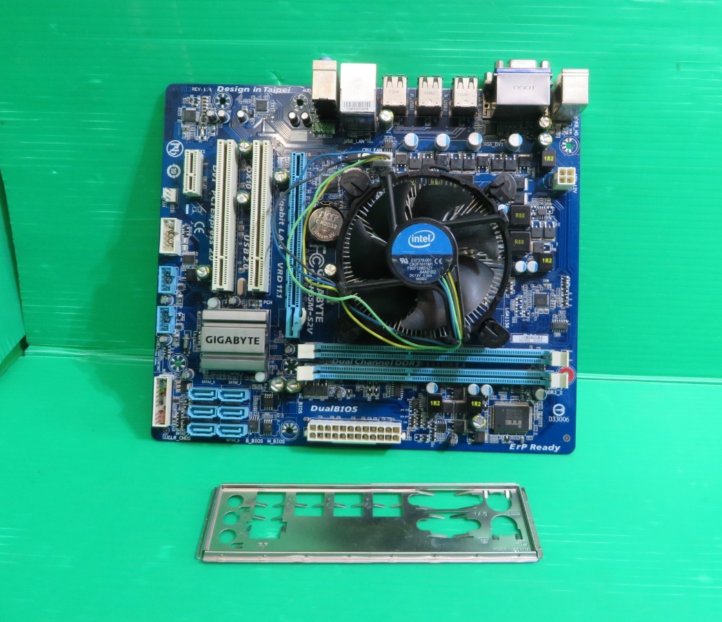 PC-1560# free shipping!GIGABYTE GA-H55M-S2V motherboard CPU+ fan +I/O panel 