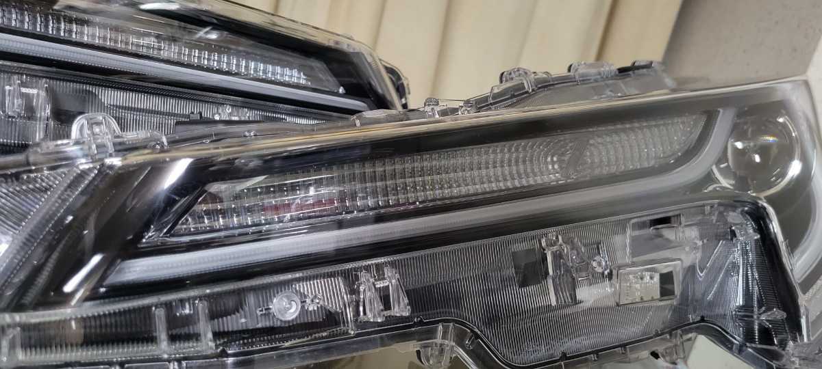 お買い物マラソン限定☆ カローラスポーツ ヘッドライト左右 (グリル