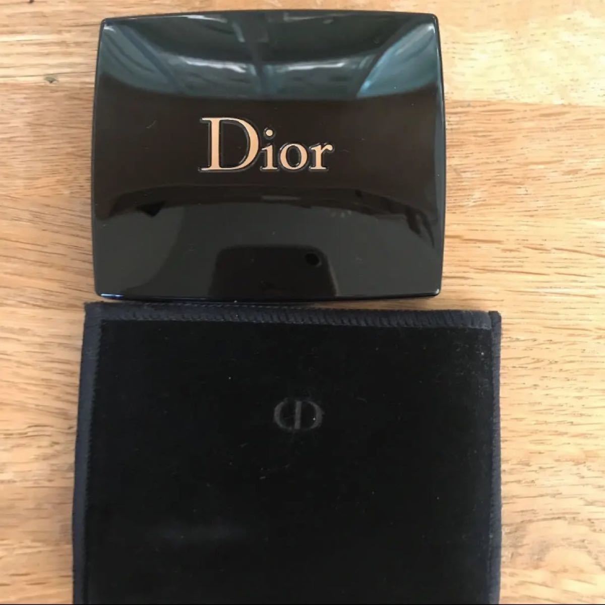 Dior ディオール　アイシャドウ　サンククルール　647