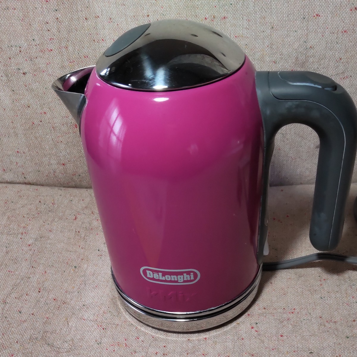 デロンギ電気ケトル　 DeLonghi　ＳＪＭＯ10J