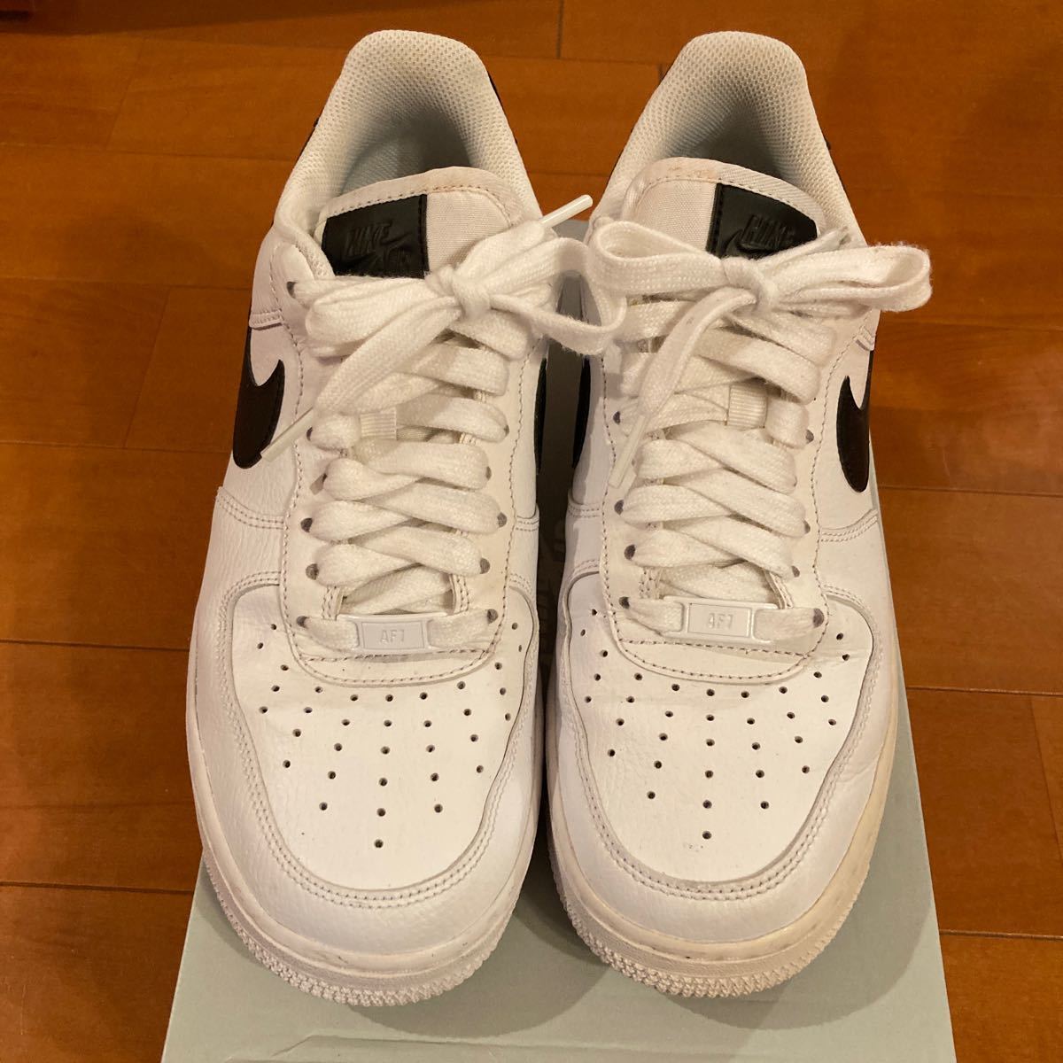 NIKE WMNS AIR FORCE 1 ‘07 women’s サイズ26cm(US9）メンズ25.5cm（US7.5）相当　中古ナイキエアフォース1 _画像8