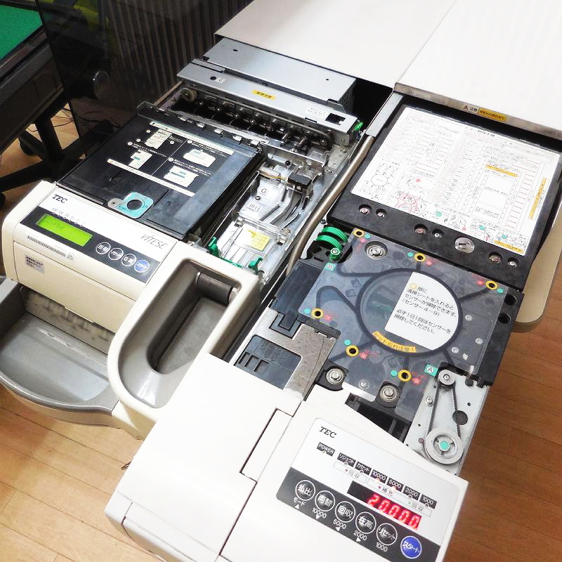 TEC 東芝テック 自動釣銭機 VT-200-K・紙幣自動釣銭機 VT-200-S・ TEC 東芝テック 自動釣銭機 VT-200-K・紙幣自動釣銭機 VT-200-S・