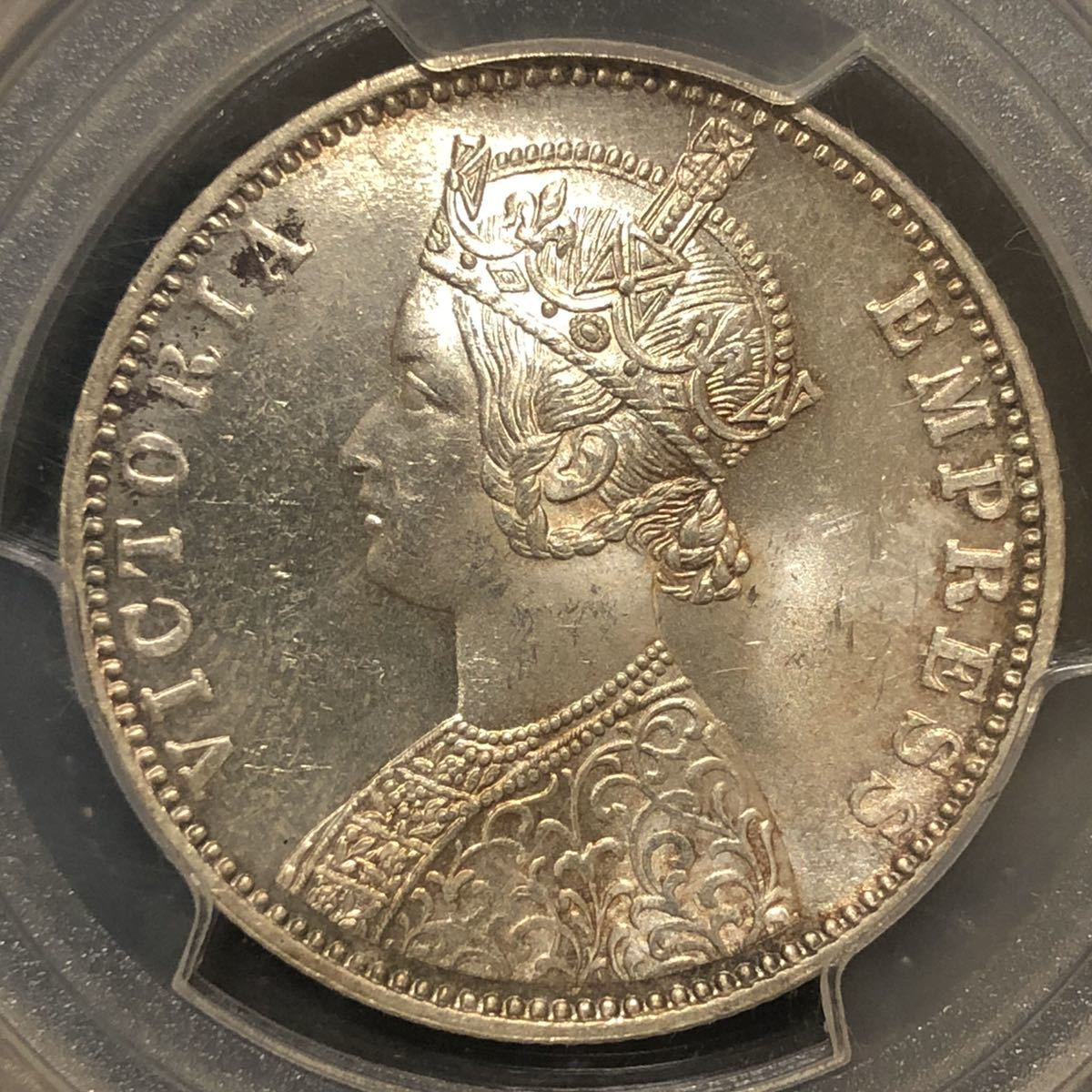 英領インド　1900-B 1ルピー　銀貨　PCGS MS64 ビクトリア女王　PCGS歴代2位！！！　トーン！！_画像3