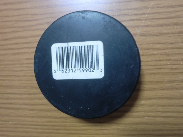 NHL OFFICIAL GAME PUCK 公式 パック 未使用品 ケース付き_画像3