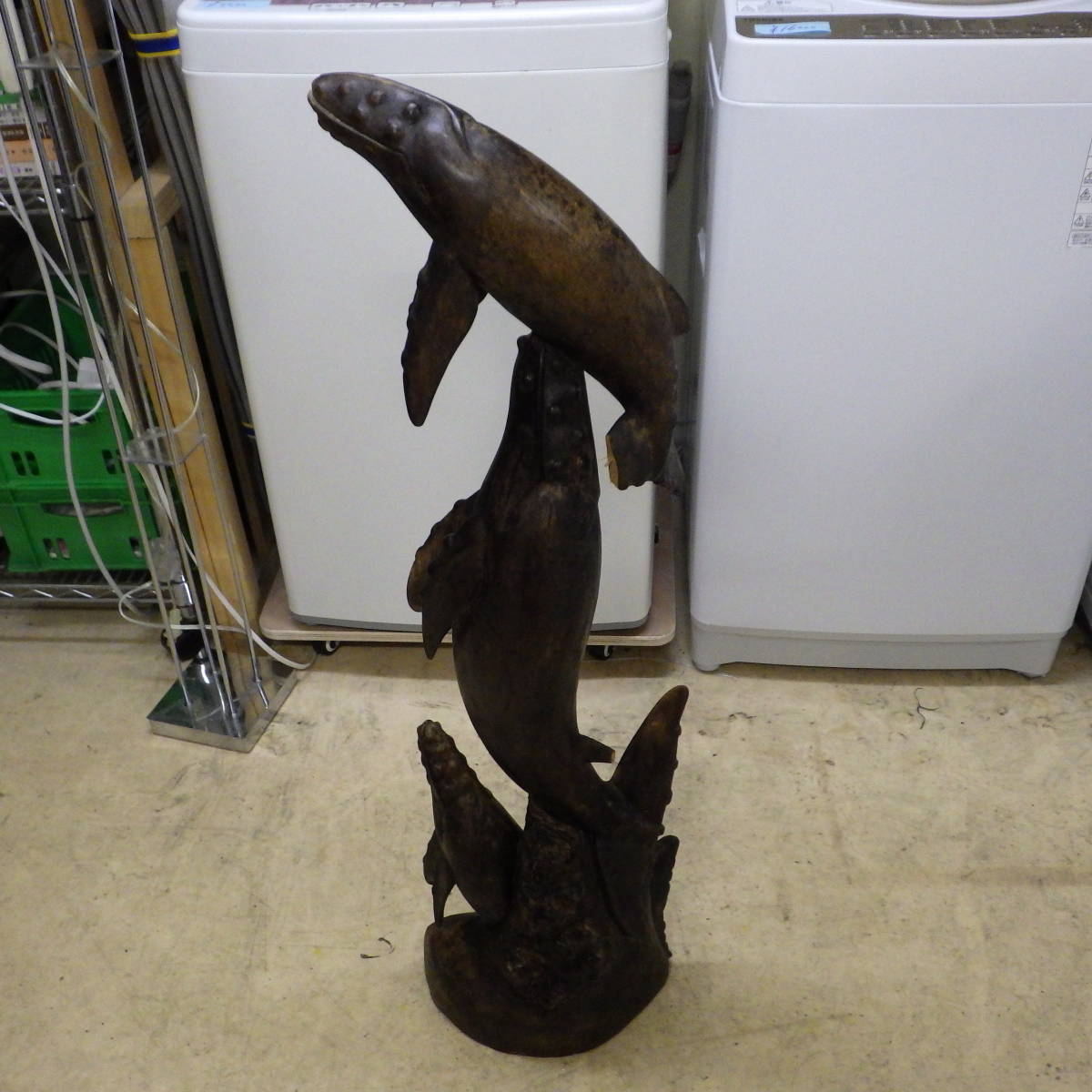 大阪人気商品 ビンテージ　木製　クジラ/鯨/くじら　オブジェ　木彫り　大型　ジャンク扱い　高さ：約1メートル程度　誤差あります。