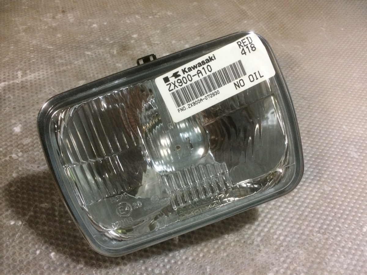 GPZ900R　ヘッドライト　23007-1114　未使用　純正_画像1