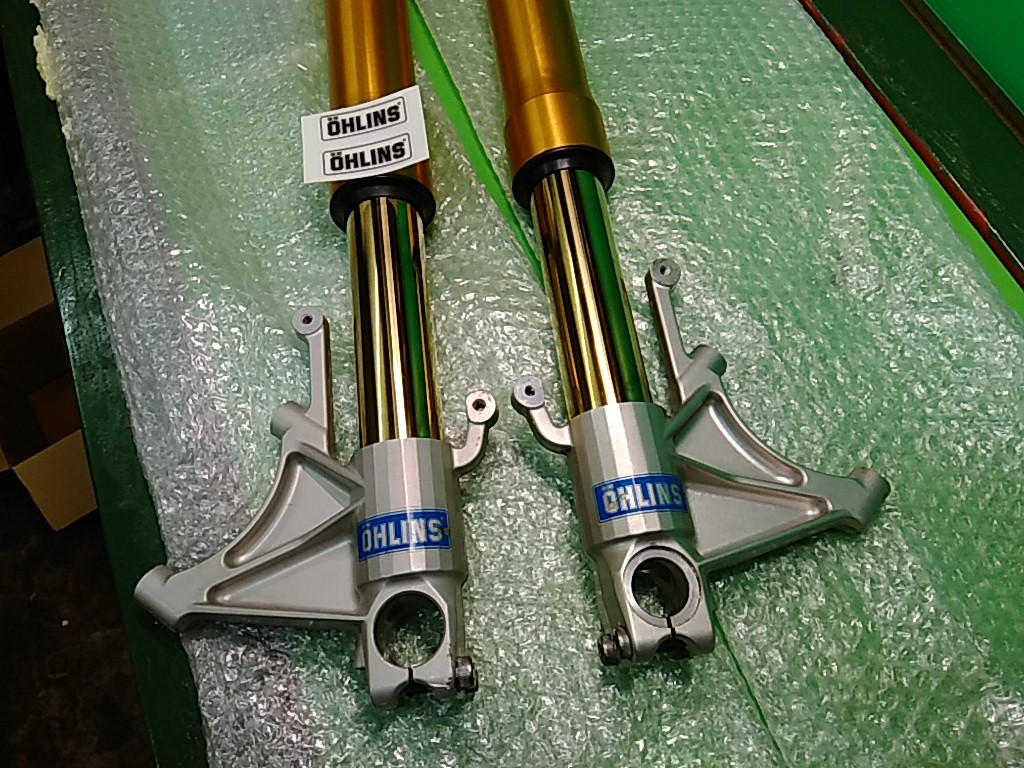 (Mr)　DUCATI　S4Rより取り外し　オーリンズ　OHLINS　倒立フォーク　ラジアルマウントタイプ　インナーΦ43