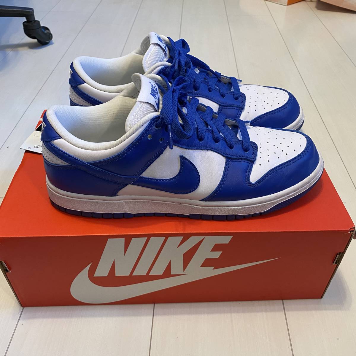 国内正規品 NIKE DUNK LOW SP VARSITY ROYAL ケンタッキー大 【CU1726-100】27.5ｃｍ_画像2