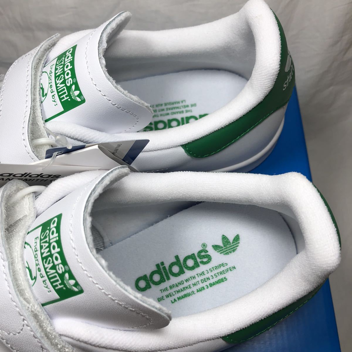 [ new goods ]adidas STAN SMITH Adidas Stansmith comfort velcro slip-on shoes white green sneakers white green S75187 24.5