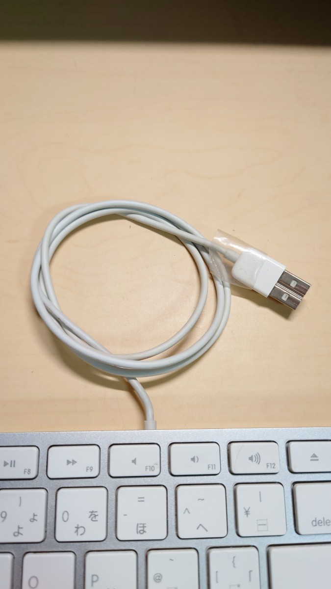 Apple 純正　USB(有線) キーボード　Model：A1243