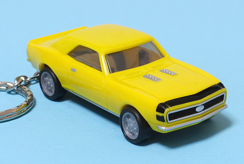 ★☆Chevrolet Camaro Rally SS☆シボレー カマロ ラリー SS☆1968☆プルバックカー☆イエロー☆ミニカー☆キーホルダー・アクセサリー☆★_画像1