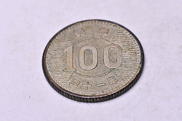 昭和41年 100円 硬貨 ★ 古銭 ★_画像2