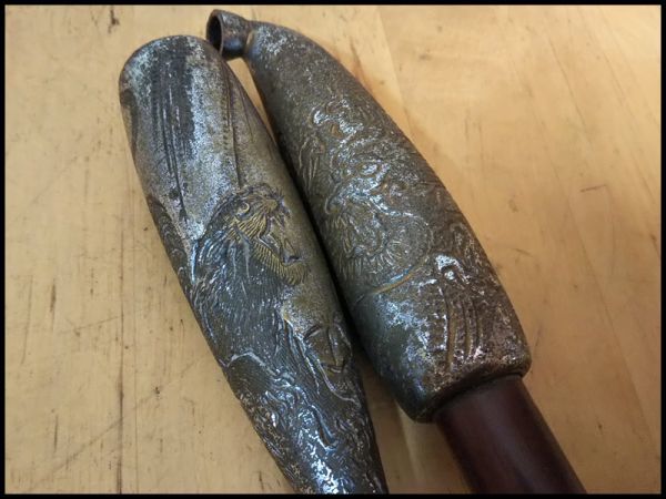 【彫金細工煙管】銅製彫金極細短筒煙管 Yahoo!オークション - 喧嘩 煙管 キセル 龍 虎 図 彫金 細工