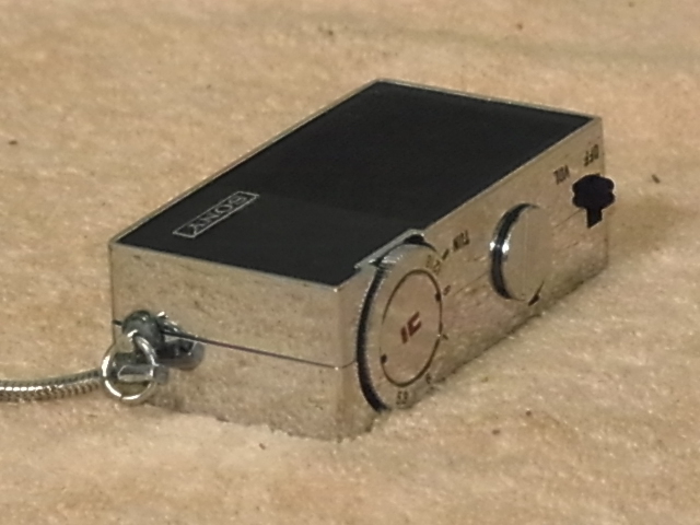 SONY [ICR-100] Vintage transistor radio Made in JAPAN control 22011881
