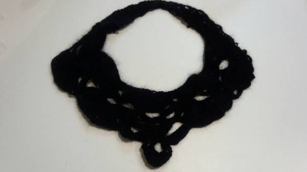 毛糸のネックレス　ハンドメイド　黒系_画像1