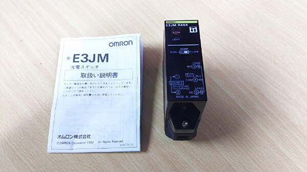 S828-4 OMRON E3JM-R4S4 未使用保管品_画像1