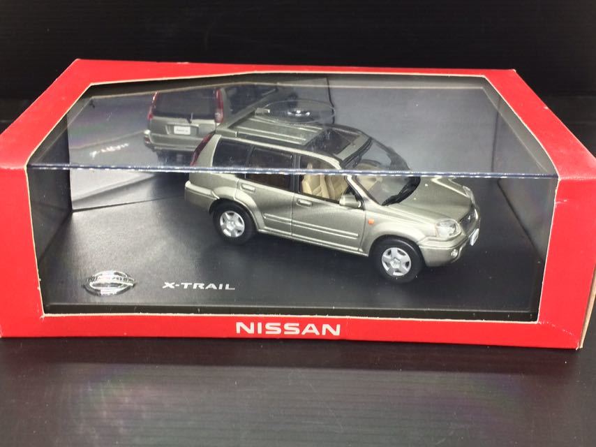 日産 エクストレイル 1/43 ミニカー 未使用品 NISSAN X-TRAIL_画像1