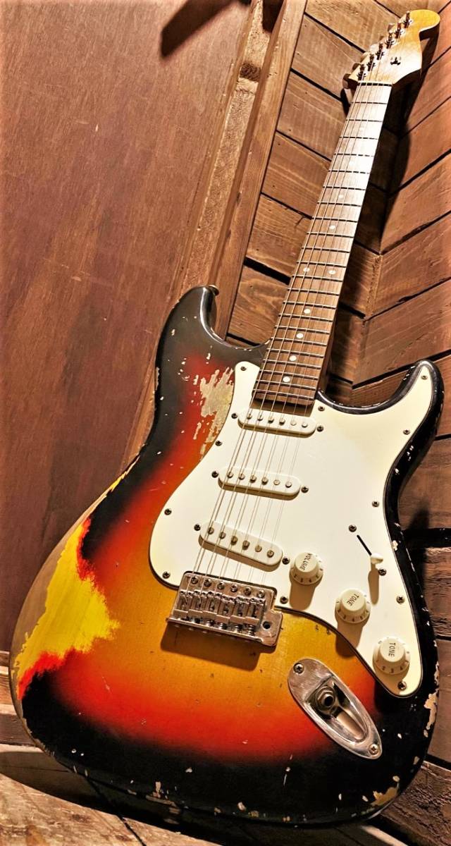 Aged&Relic Custom/Stratocaster/Aged 3tone Sunburst/ストラト/エレキ