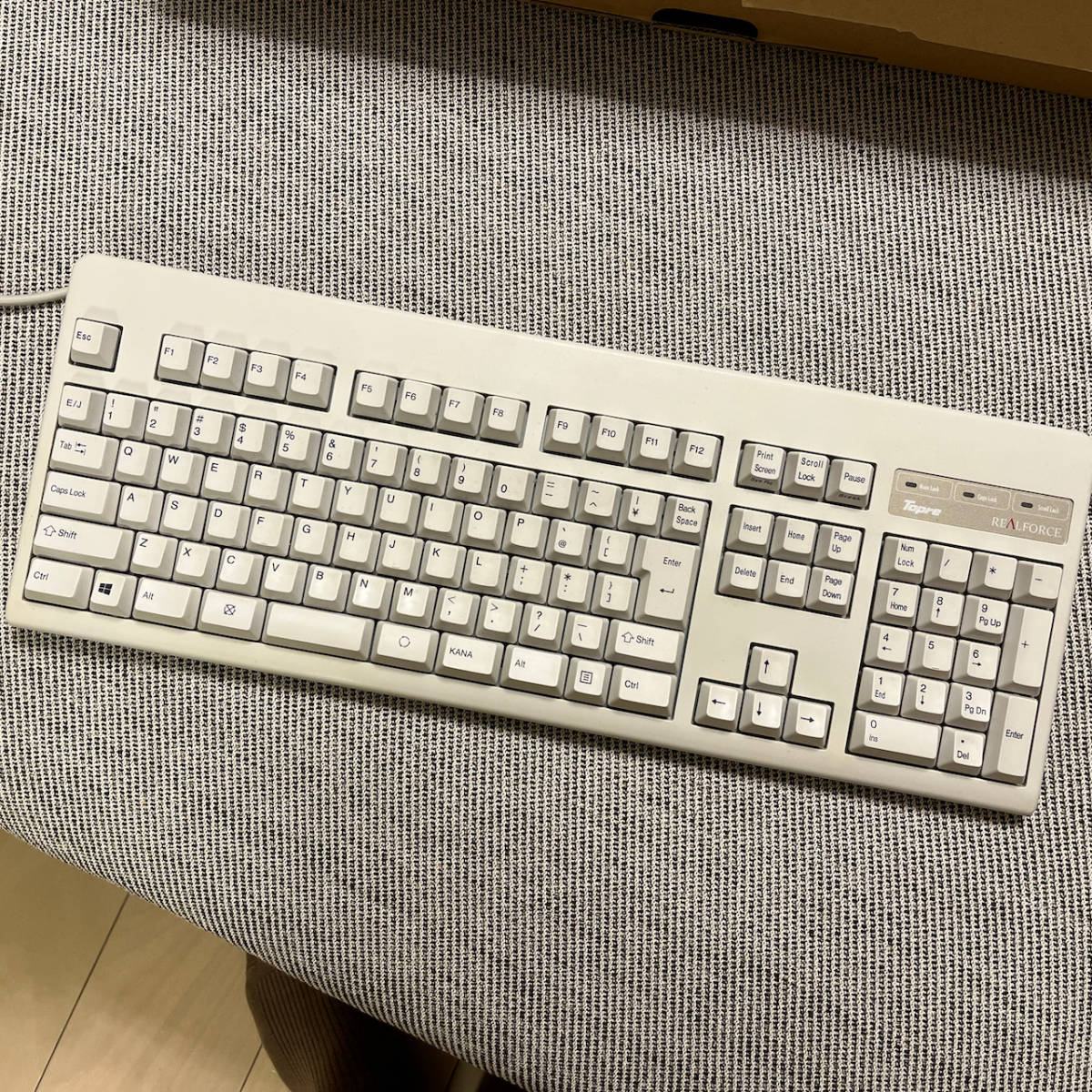 【美品】東プレ アーキサイトコラボ リアルフォース 変荷重 108U-A XE0100【元箱付き】
